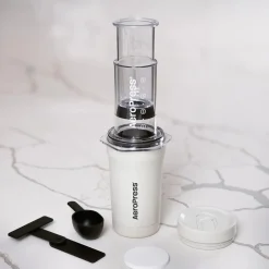 Aeropress Kaffe & Te<Go Plus Travel Coffee Press Cream