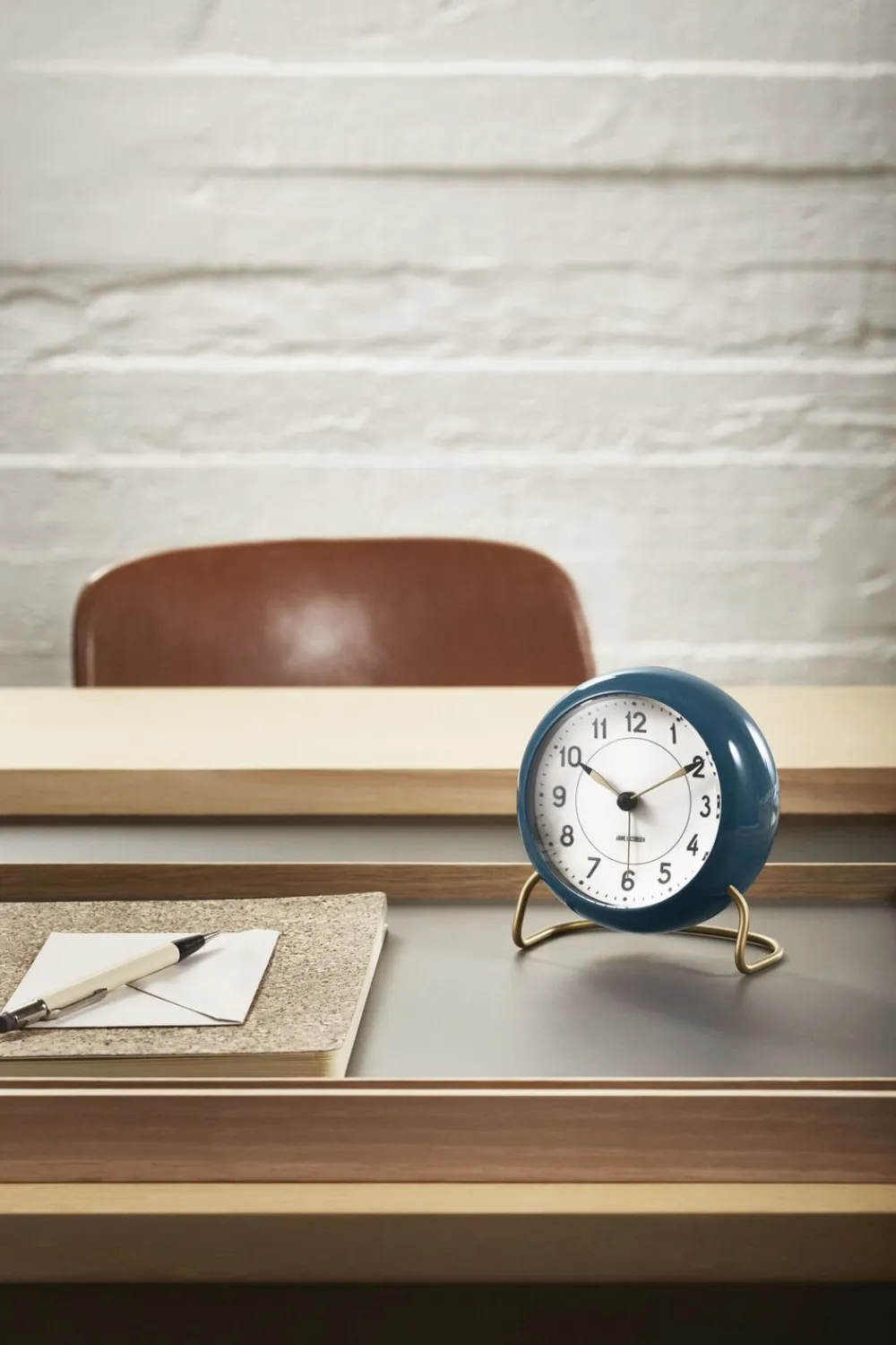 Arne Jacobsen Clocks Ure & Vejrstationer<AJ Station watch Navy Blue Ø11 cm
