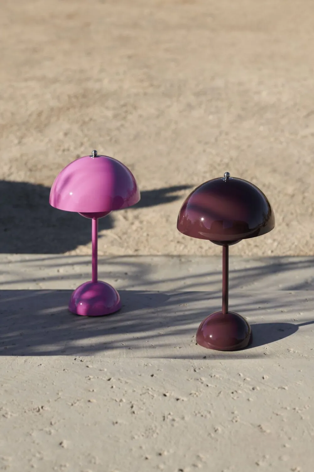 &Tradition Bordlamper|Trådløse Lamper<Flowerpot Portable Lamp VP9, Magnetic Charger Tangy pink