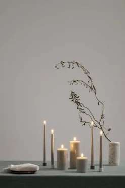 Uyuni Lys & Lysestager|Elektriske Julelys<LED taper candle, Oyster Grey, Smooth, 2-pack, 2,3x25 cm