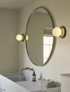 Nuura Væglamper|Loftlamper<Liila 1 Medium IP44 , nordic gold / opal