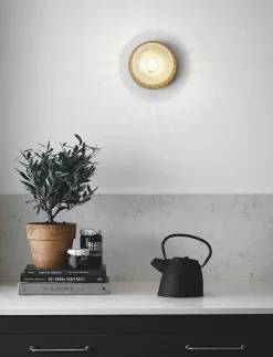 Nuura Væglamper|Loftlamper<Liila 1 Medium IP44, nordic gold / optic clear