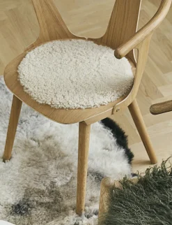 NATURES Collection Skind<Seat Cover, Short-Wool Curly New Zealand Sheepskin, Round Ø34 cm Moon