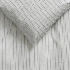 by KlipKlap Sengetøj & Lagner<Sengetøj voksen Alfred stripe moon grey