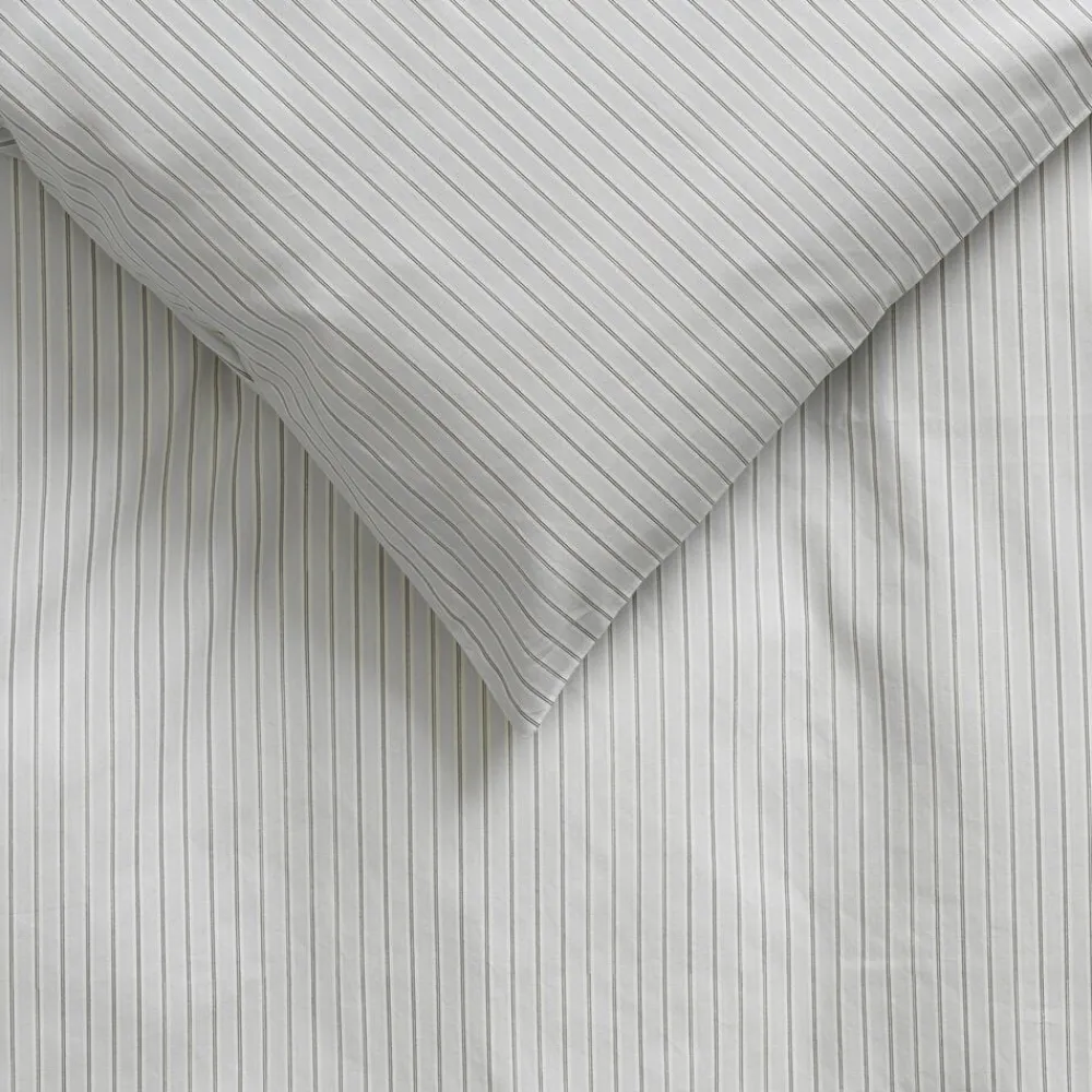 by KlipKlap Sengetøj & Lagner<Sengetøj voksen Alfred stripe moon grey