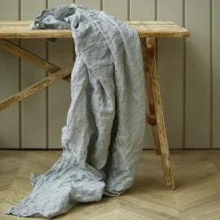 by KlipKlap Sengetøj & Lagner<Sengetøj voksen Emil stripe steel grey