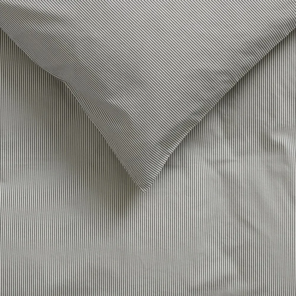 by KlipKlap Sengetøj & Lagner<Sengetøj voksen Emil stripe steel grey