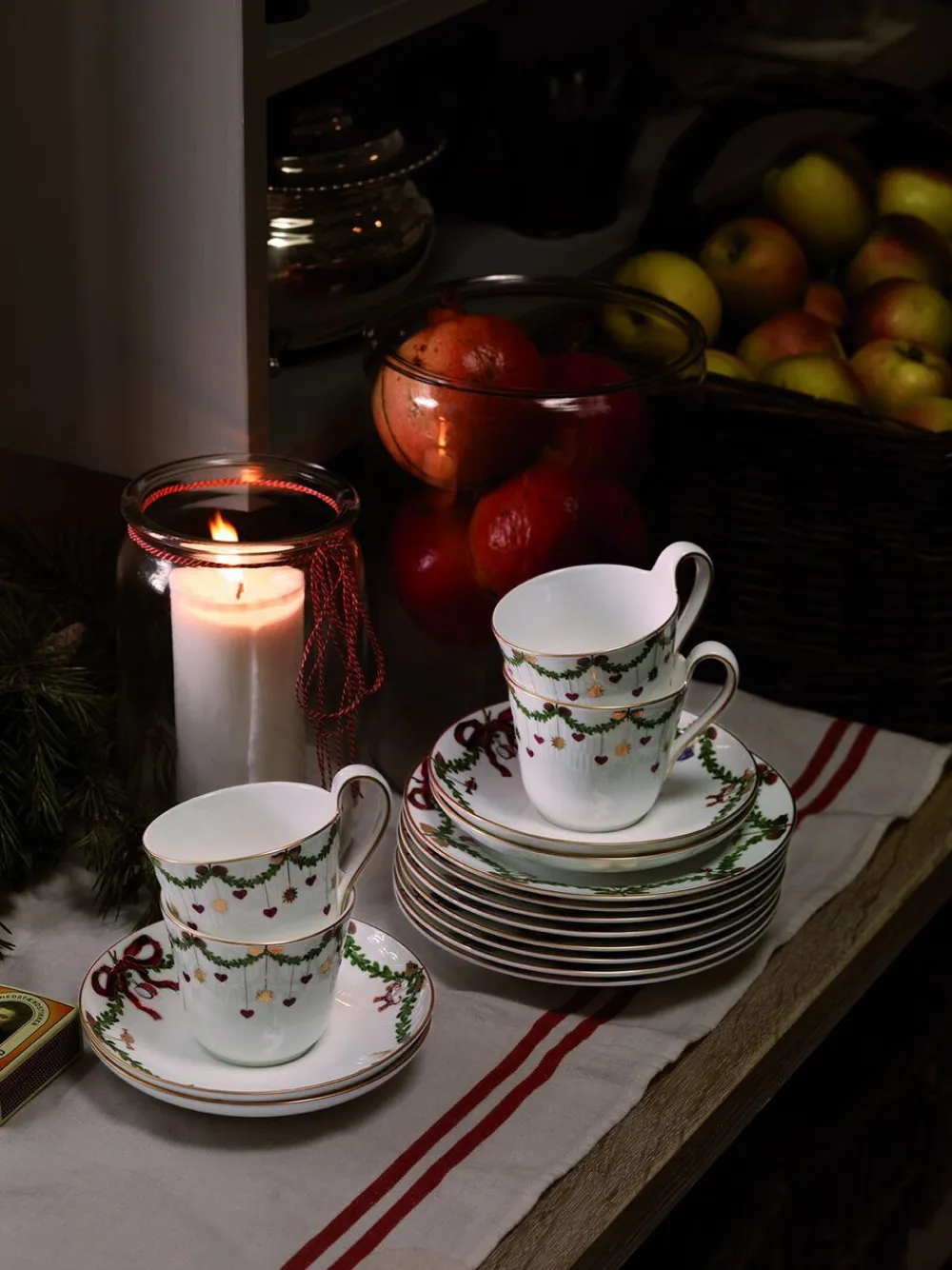Royal Copenhagen Julestel<STJERNE RIFLET JUL HØJHANKSKOP 33 CL