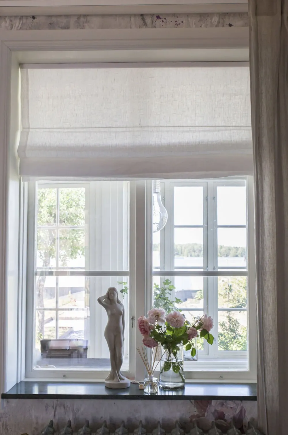 Himla Gardiner<Sunday ROMAN BLIND Chalk
